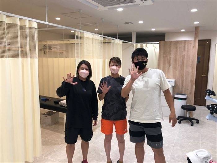 施術後にみんなで撮影